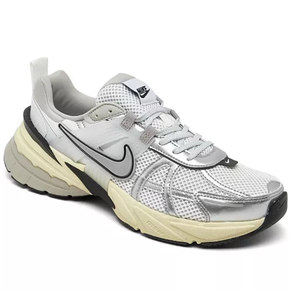 Nike V2K Run size 7
